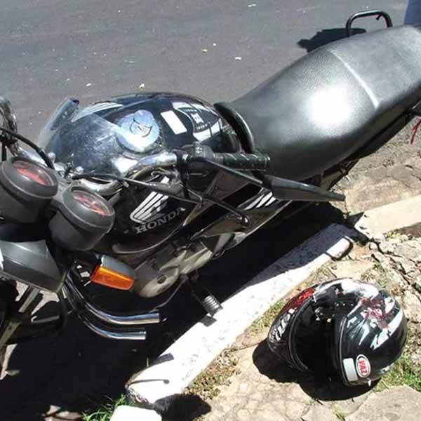 Motociclista de 19 anos morre após cair da moto e ser atropelado em Pompeia