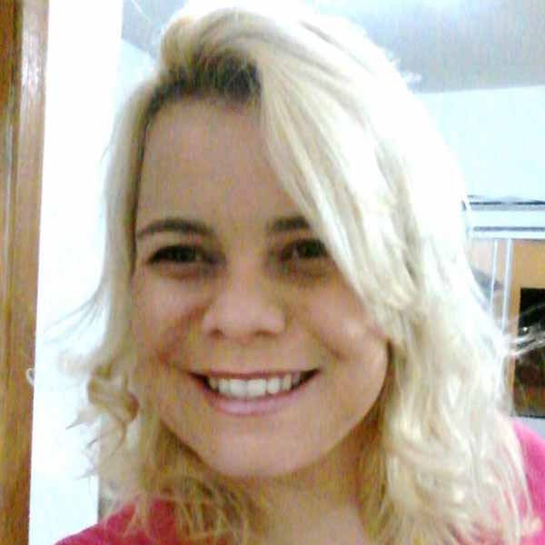Silmara Góis festeja a chegada de mais um aniversário
