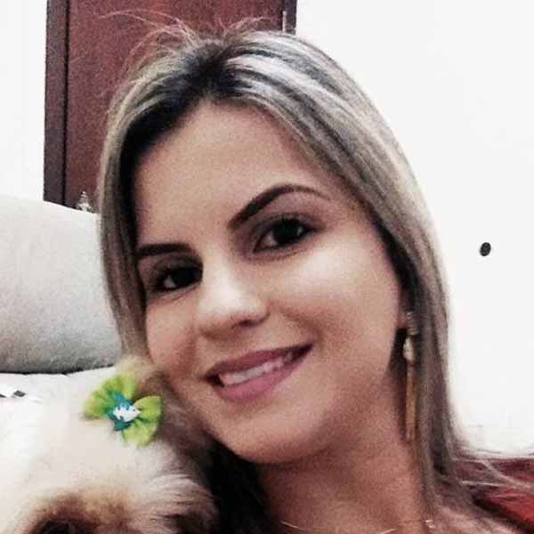 Luciana Pilan apaga velinhas hoje