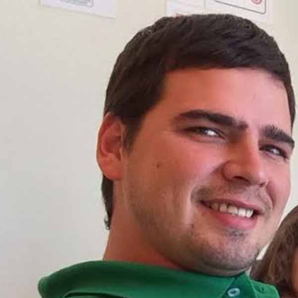 Diego Rafael apaga 27 velinhas