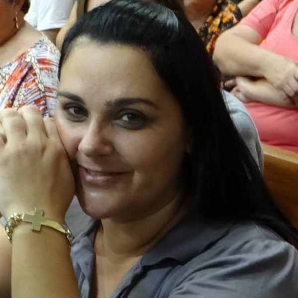 Claudia Vitoratto comemora a chegada de mais um aniversário