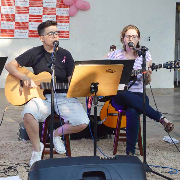 Música e palestra marcam tarde de conscientização sobre ‘Outubro Rosa’