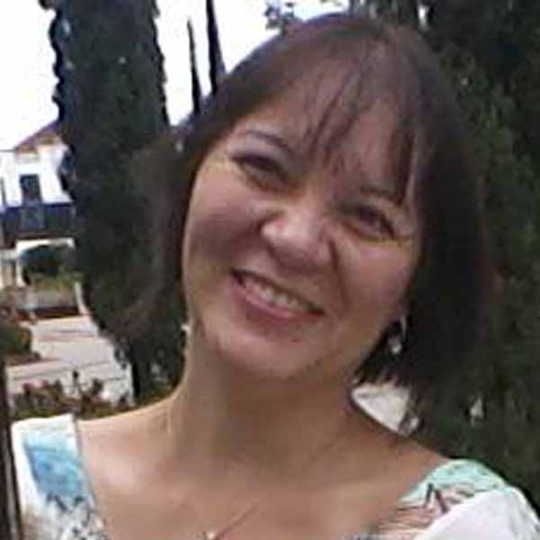 Mara Lúcia aniversaria nesta segunda-feira