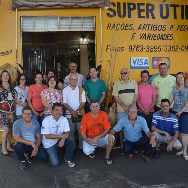 Loja Super Útil recebe o terço empresarial