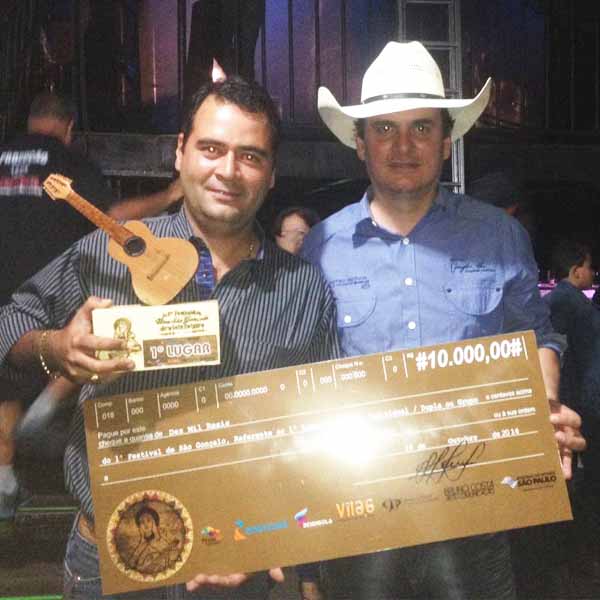 Dupla paraguaçuense Tiago e Paulinho vence o 1º Festival Viva São Gonçalo de Viola Caipira
