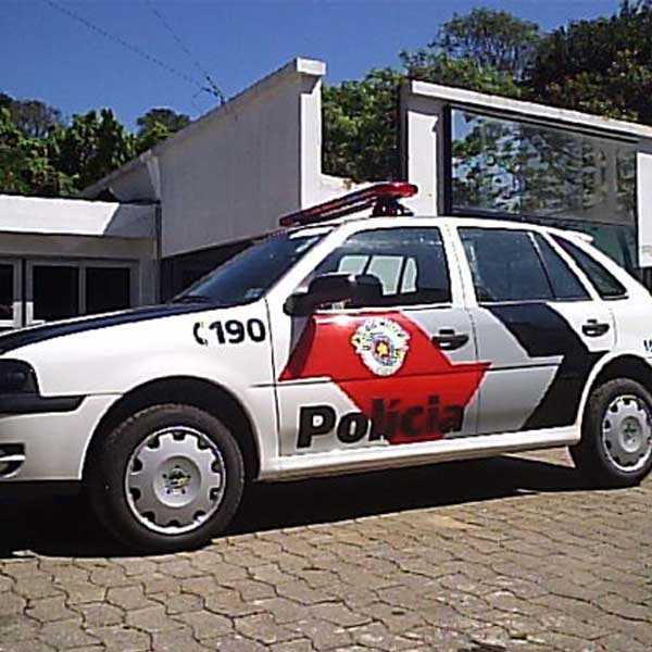 Avó e neta são assaltadas e agredidas por trio armado com facas em Tupã