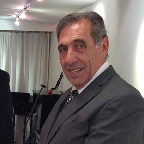 Clovis Sampaio celebra mais um aniversário