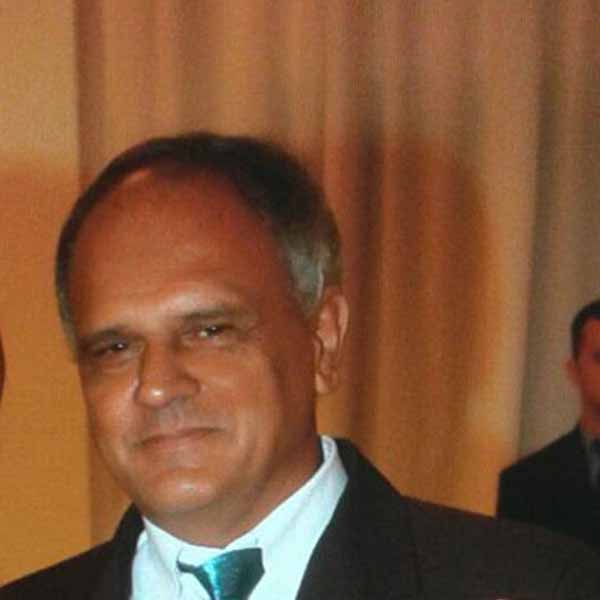 Antonio Moya comemora a chegada de mais um aniversário