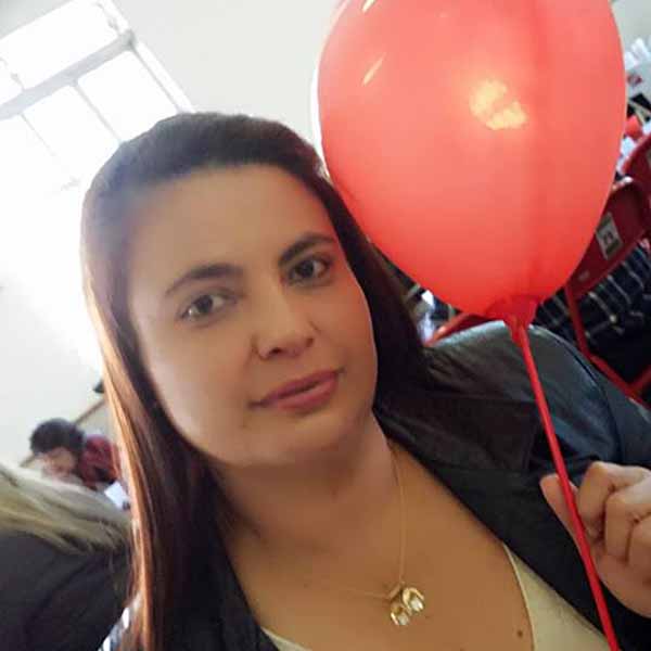Arlete Pereira apaga velinhas nesta terça-feira