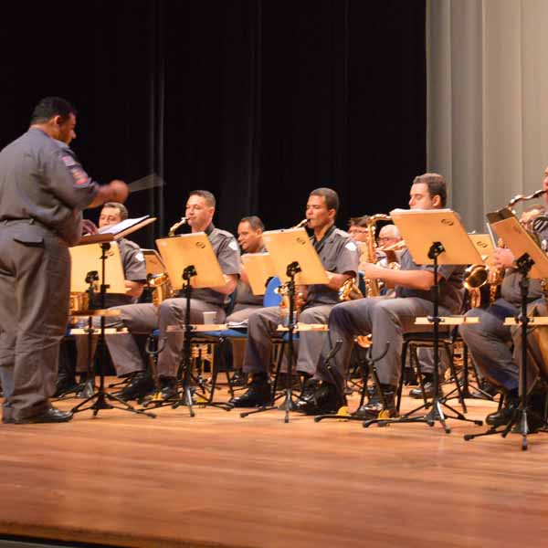 Encontro das Bandas Regimentais da Polícia Militar reúne dezenas de pessoas em Prudente