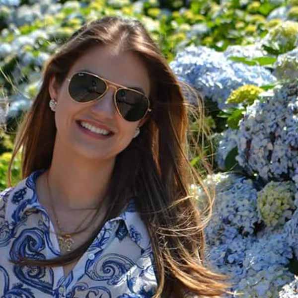 Alyne Ricardo comemora mais um ano de vida