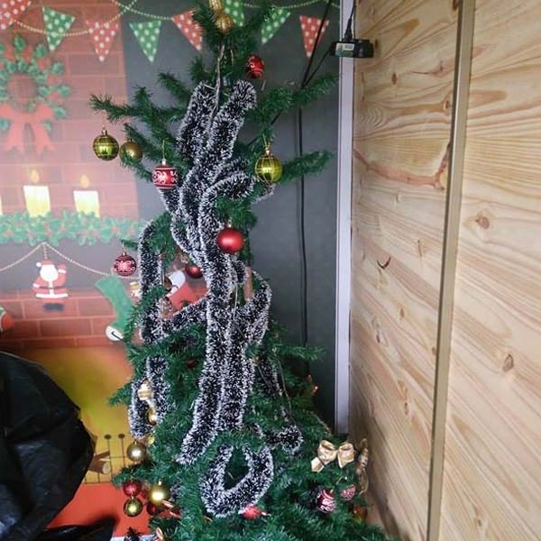 Vândalos destroem Casinha do Papai Noel em Paraguaçu Paulista