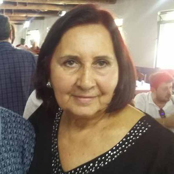 Doralice Benício comemora idade nova.
