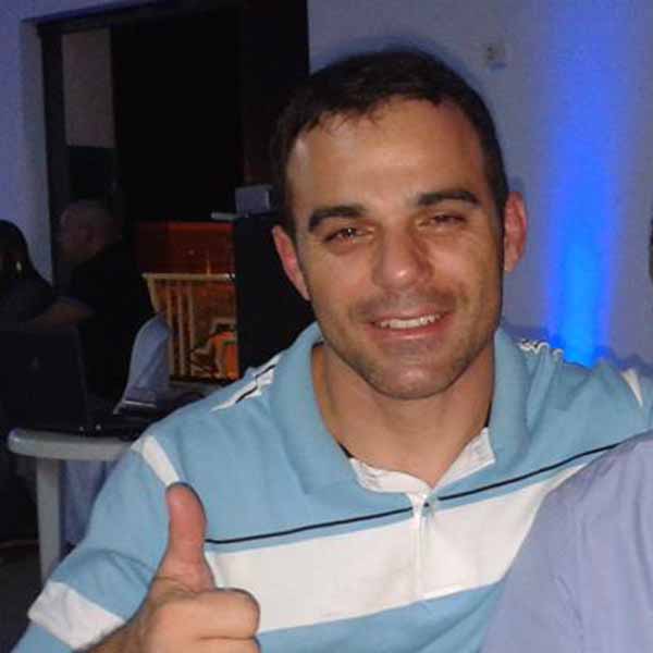 Fabio Ricardo comemora a chegada de mais um aniversário