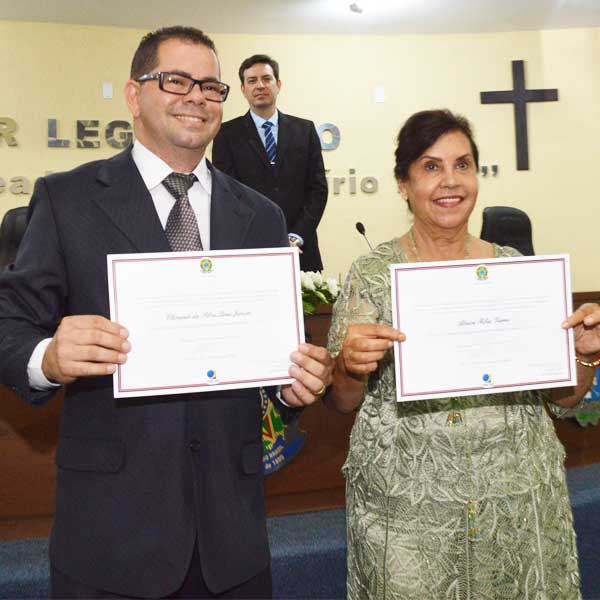 Candidatos eleitos na última eleição são diplomados pela Justiça Eleitoral