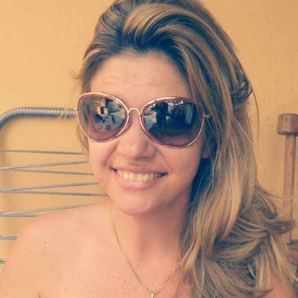 Andréia Silveira comemora a chegada de mais um aniversário