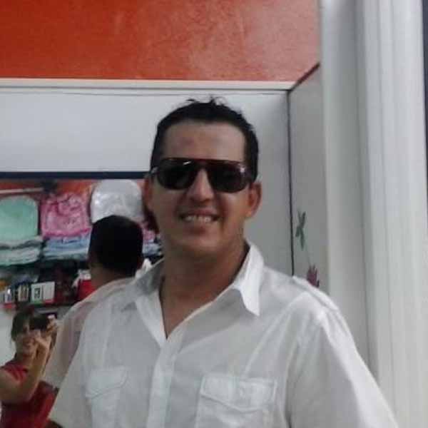 Edgel Parro comemora a chegada de mais um aniversário