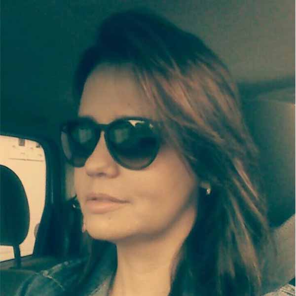 Márcia Silva recebe o carinho especial pelo seu aniversário