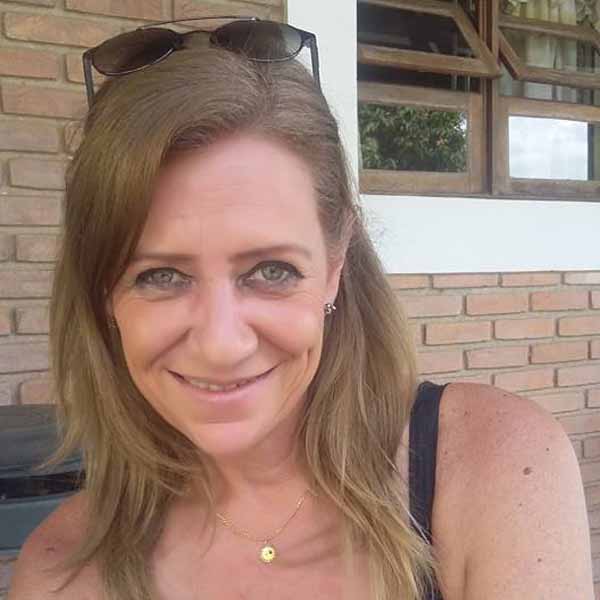 Regina Figueira celebra o dom da vida nesta terça