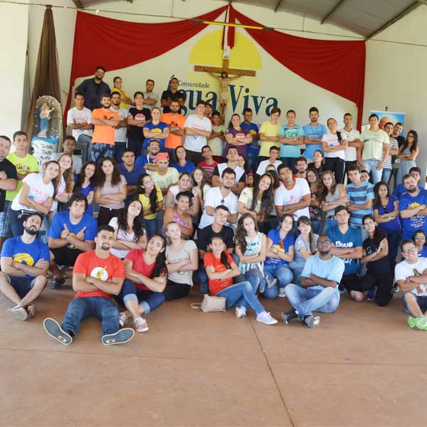 Dezenas de jovens participam do 4º Retiro Metanoia