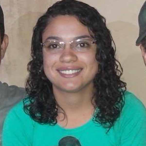 Arielli Estevam é a aniversariante do dia
