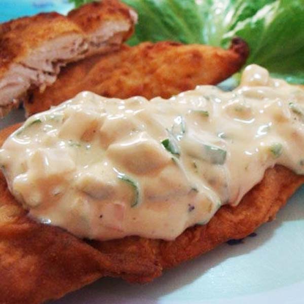 Peixe Empanado com Molho Tártaro