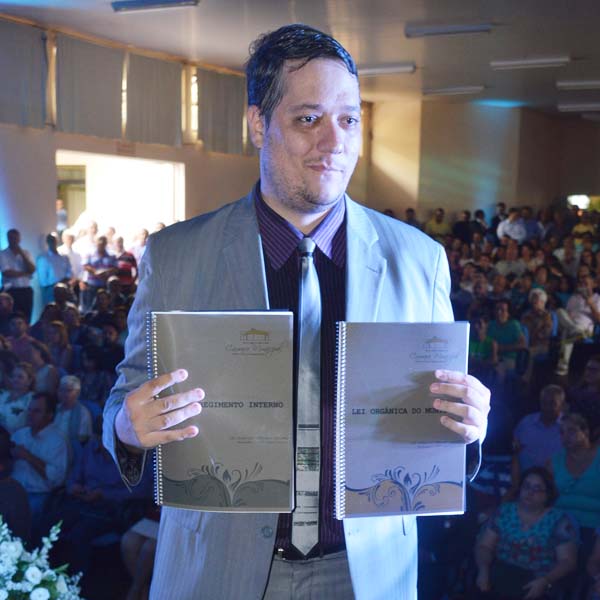 Ian Salomão é o novo presidente da Câmara de Vereadores
