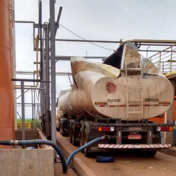Homem morre após explosão de tanque de óleo de caminhão em Tarumã