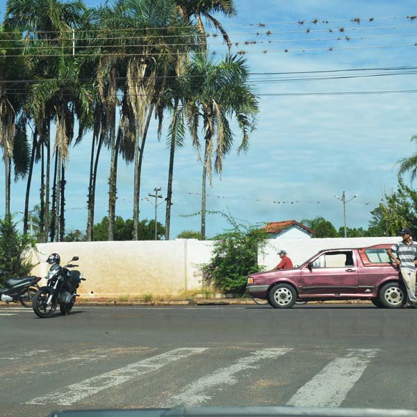 Acidente de trânsito deixa motociclista ferida em Paraguaçu Paulista