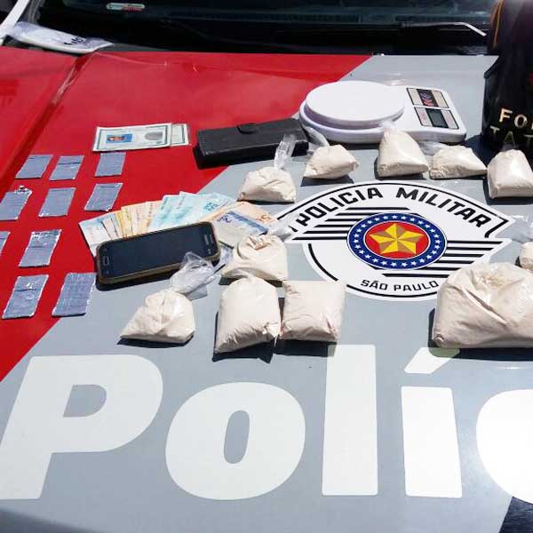 Casal é preso com 550 micropontos de LSD e 14 pacotes de cocaína em Assis