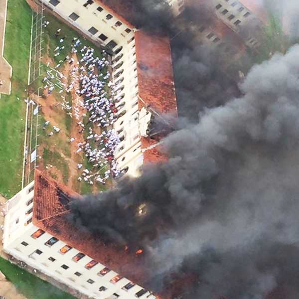 SAP confirma fuga de 152 detentos durante rebelião em Bauru
