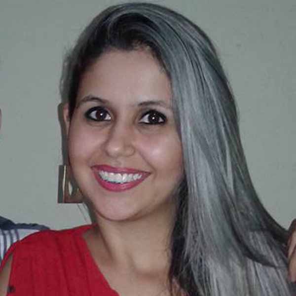 Danielle Fonseca celebra a chegada de mais um ano de vida