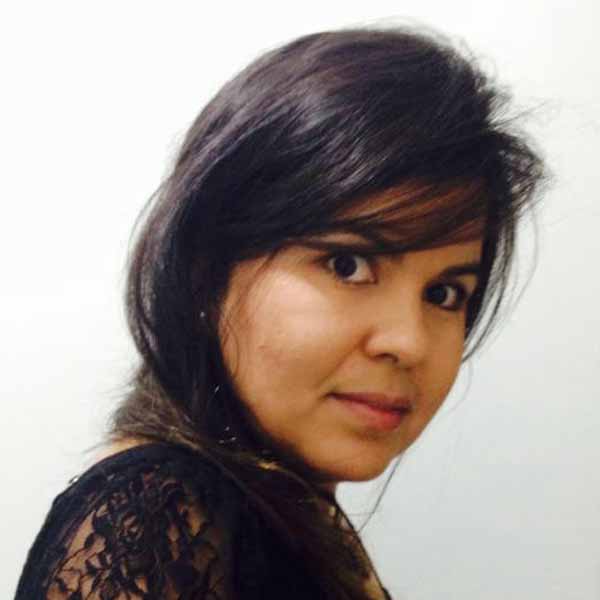 Elizete Carvalho recebe os parabéns por mais um ano de vida