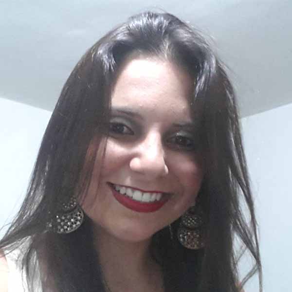 Gabriela Paiva recebe os parabéns por mais um ano de vida