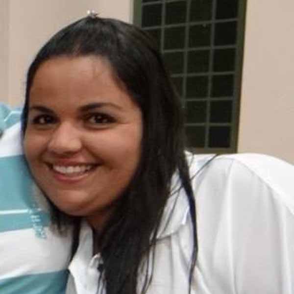 Mayara Oliveira completa idade nova nesta quarta