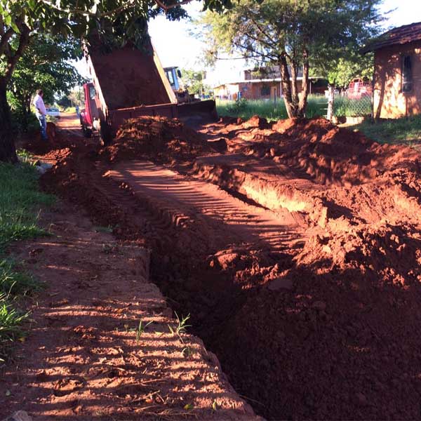 Prefeitura realiza recuperação da Rua G no loteamento Rancho Alegre