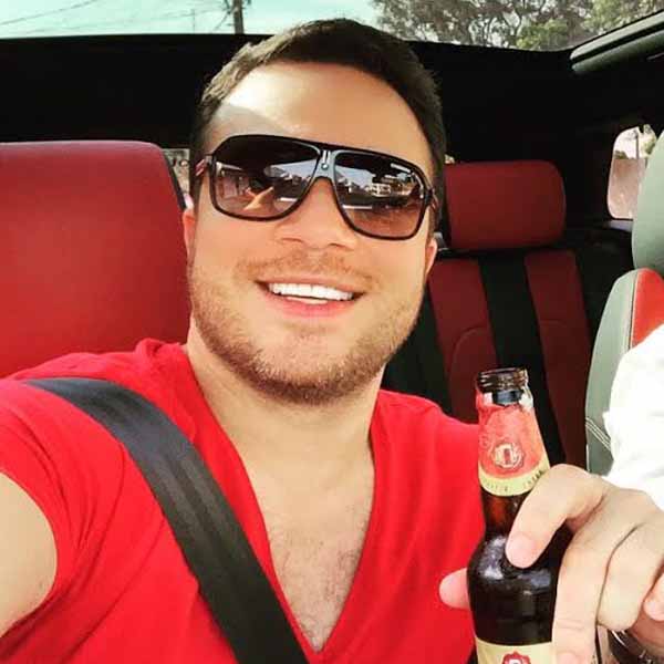 Fabiano Mendes celebra a chegada de mais um ano de vida