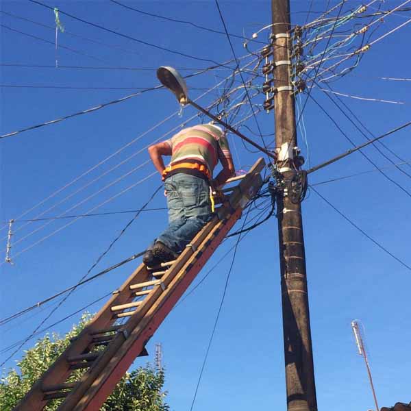 Departamento de Obras inicia troca de lâmpadas no município