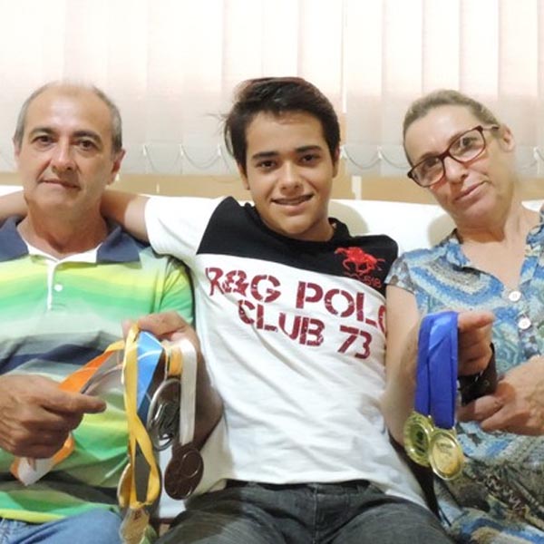 Filho de pedreiro e doméstica passa em 1º lugar em engenharia na USP