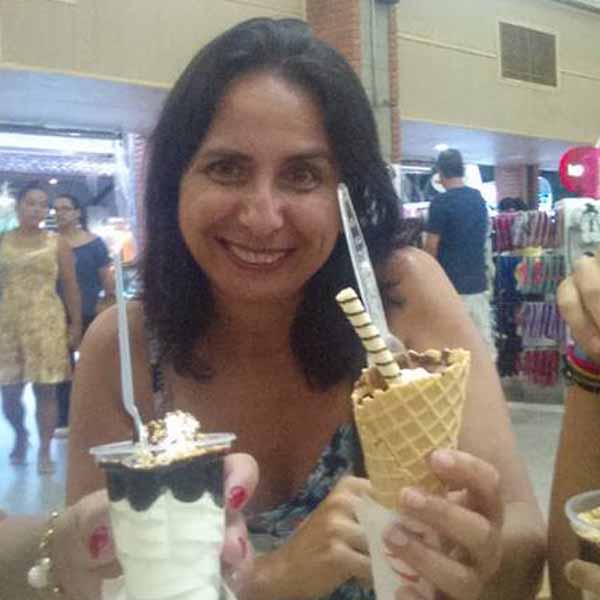 Rose Costa é a aniversáriante do dia
