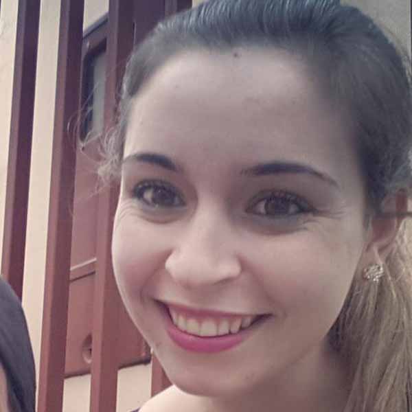 Izabelle Durigan recebe os parabéns por mais um ano de vida