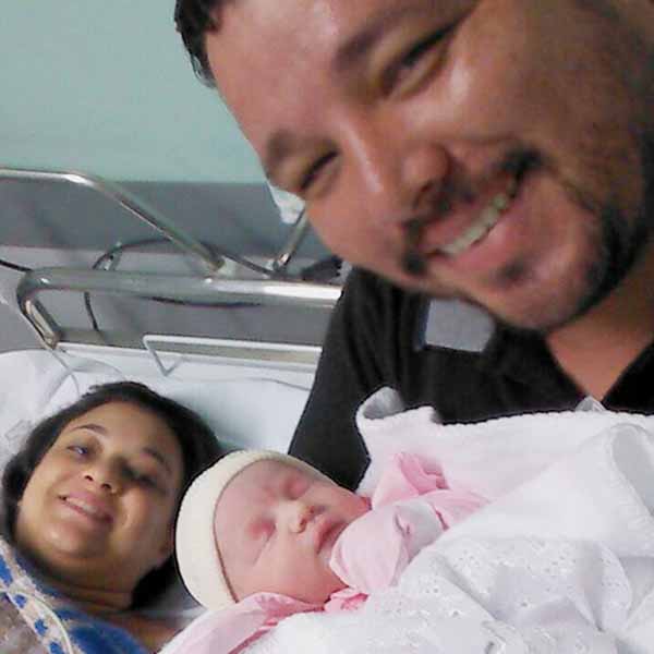 Coincidência? Filha nasce no mesmo dia do aniversário do pai e da mãe em Prudente
