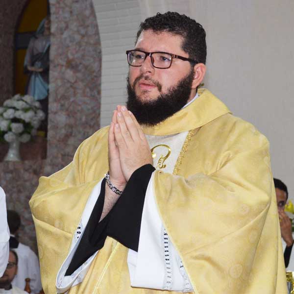 Frei Bruno Henrique é ordenado sacerdote e realiza a sua primeira missa em Paraguaçu Paulista