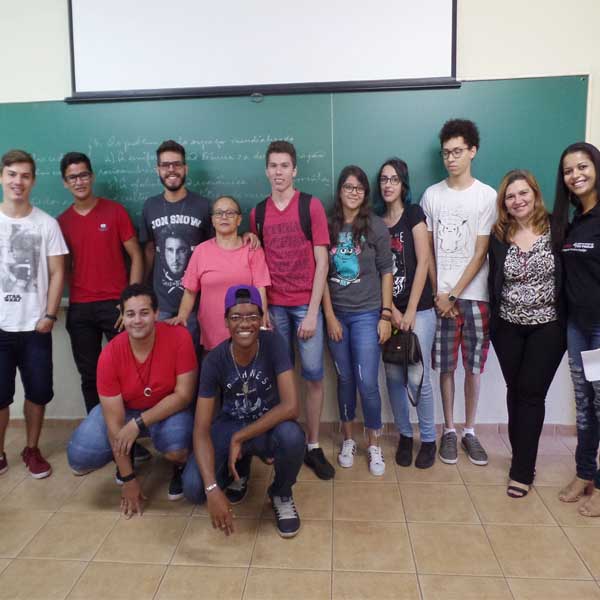 Etec recebe alunos que conquistaram vagas em universidades públicas e particulares