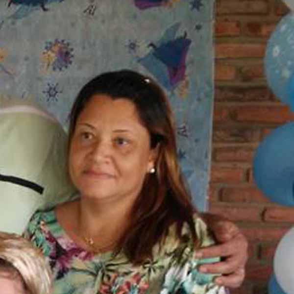 Silvia Alvim completa idade nova nesta terça