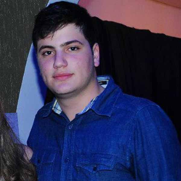 Augusto César completa idade nova nesta segunda