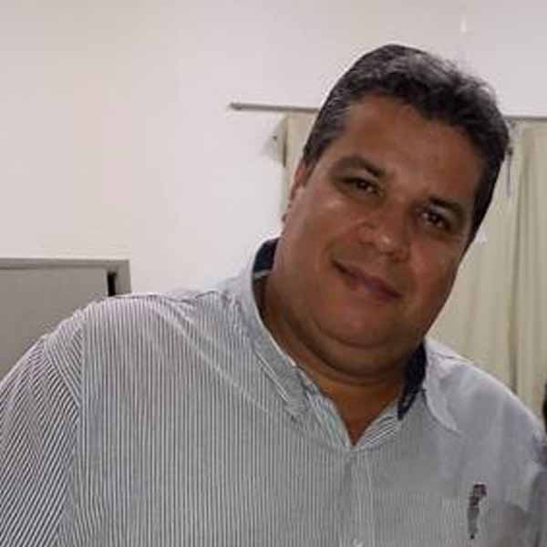 Antonio Marcos recebe os parabéns por mais um ano de vida