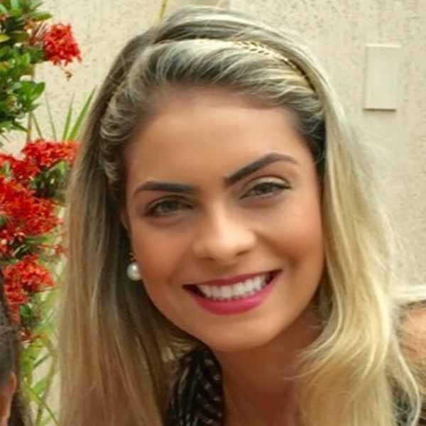 Laisa Gabrinha apaga velinhas