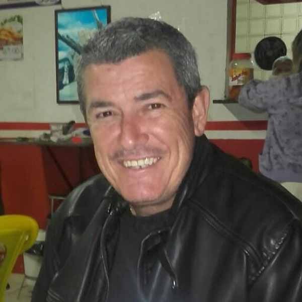 José Carlos recebe os parabéns por mais um ano de vida