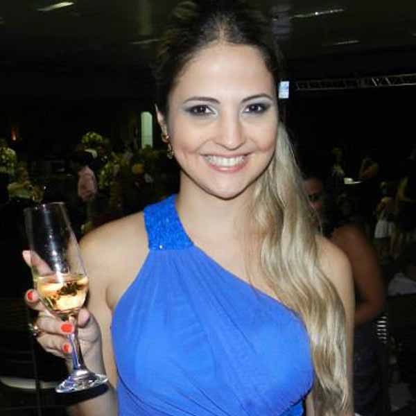 Karine Gonçalves celebra a chegada de mais um ano de vida
